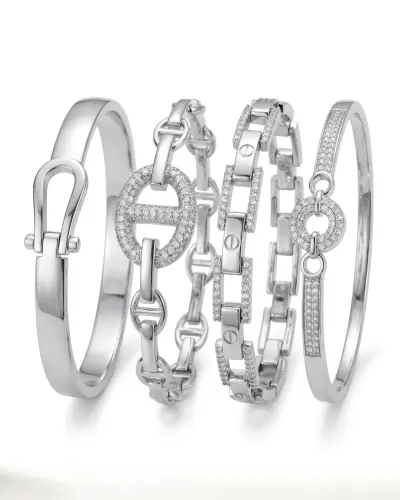Conjunto de braceletes prateados com zircônias