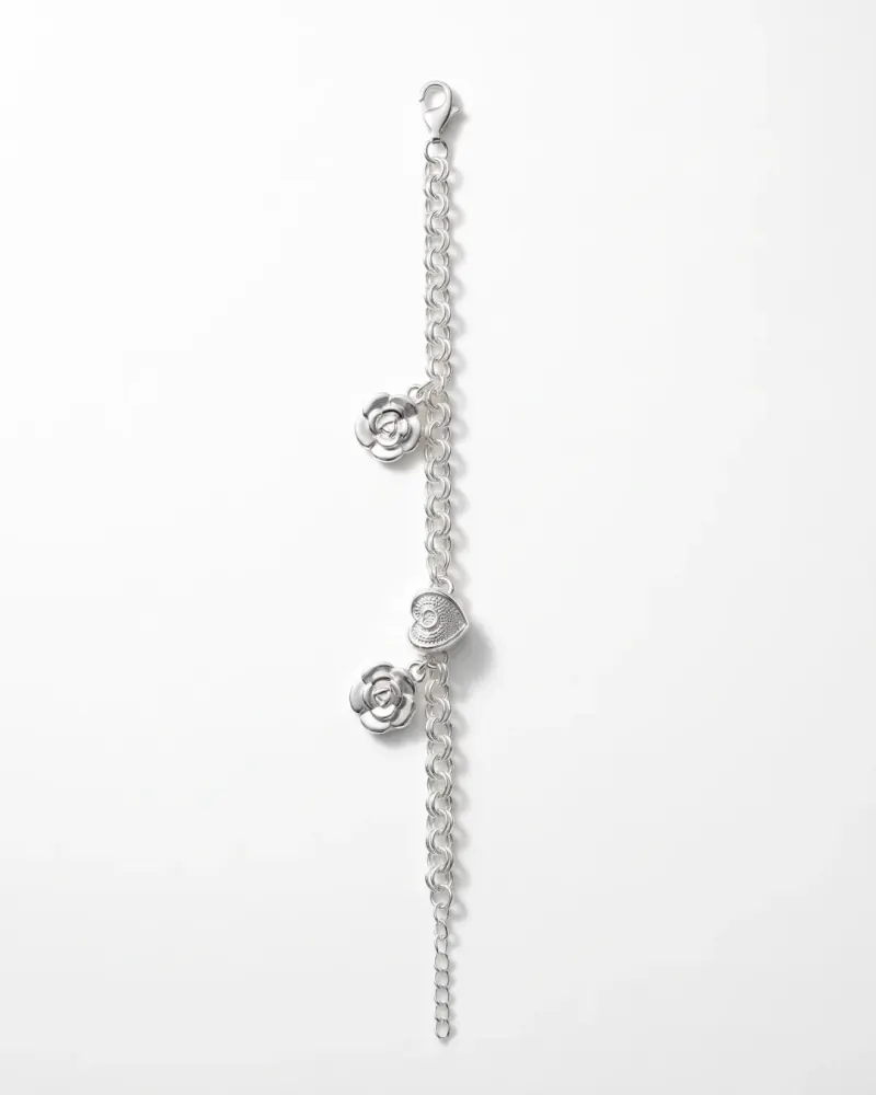 Pulseira de prata com flores e coração
