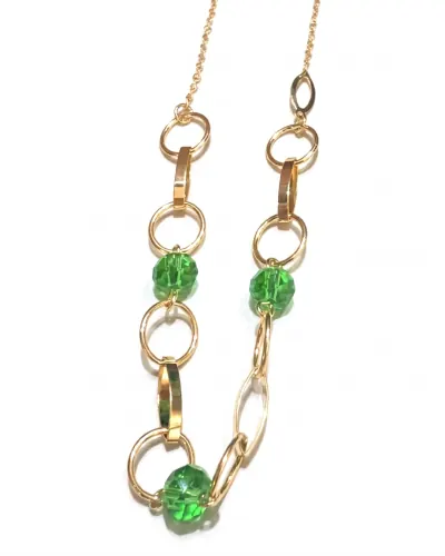 Colar dourado com elos e contas verdes